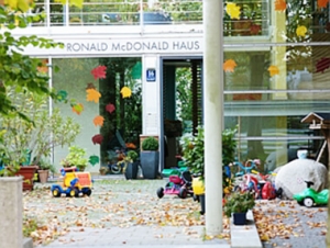 Ronald McDonald House München-bejárat